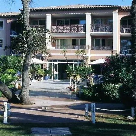 فندق La Pinede 3*